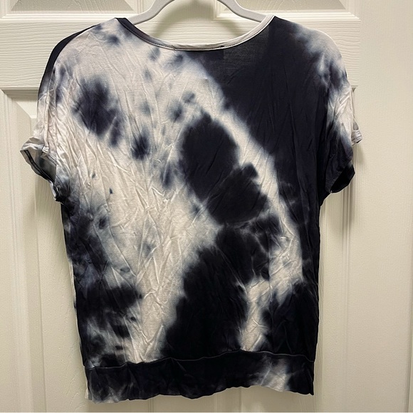 Elizabeth Small Tie Dye Loose Fitting Short Sleeve Waist Band Shirt - Picture 2 of 3